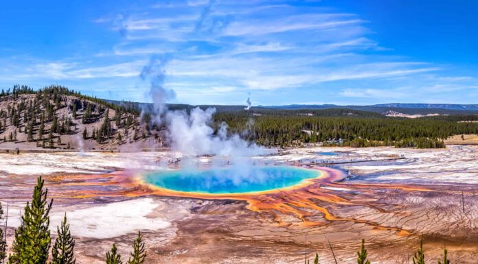 Yellowstone Weather in October