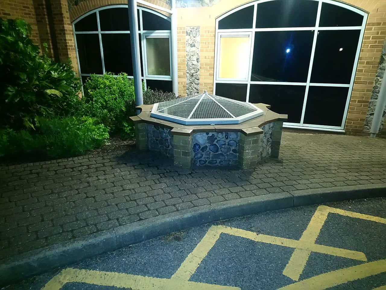 Qual è il buco più profondo che gli esseri umani abbiano mai scavato a mano?