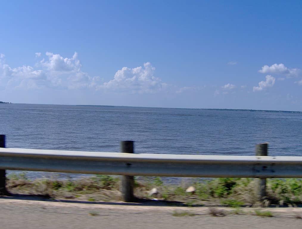 Quanto è profondo il bacino idrico di Cedar Creek in Texas?