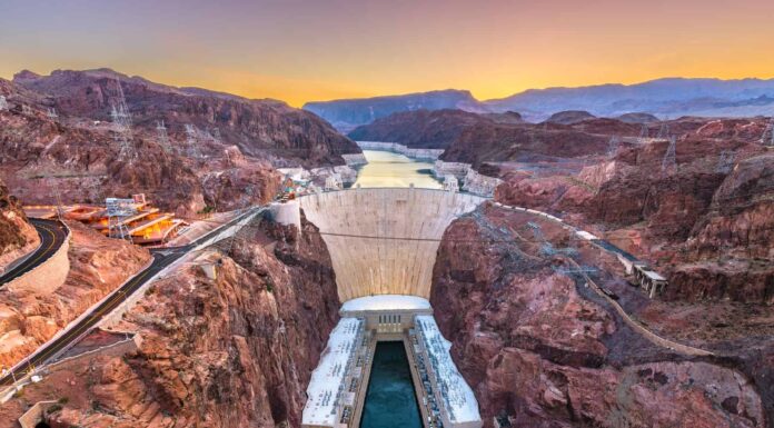 Cos'è il Boulder Canyon Project Act del 1928 e perché è importante?
