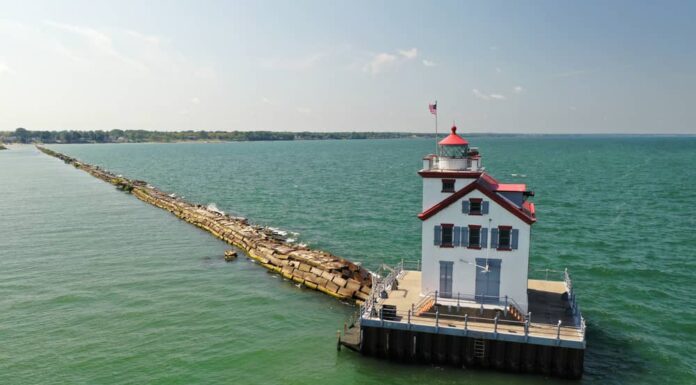 I 5 fari più belli del lago Erie
