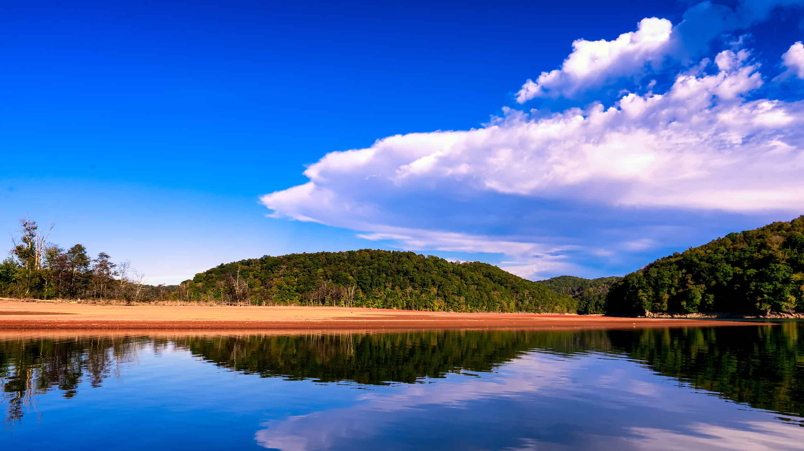 Scopri il lago più profondo del Tennessee
