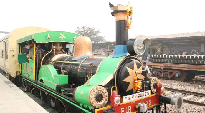Scopri il treno in corsa più antico del mondo Fairy Queen