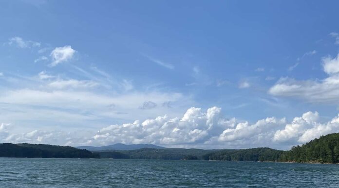 Scopri il lago più profondo della Georgia
