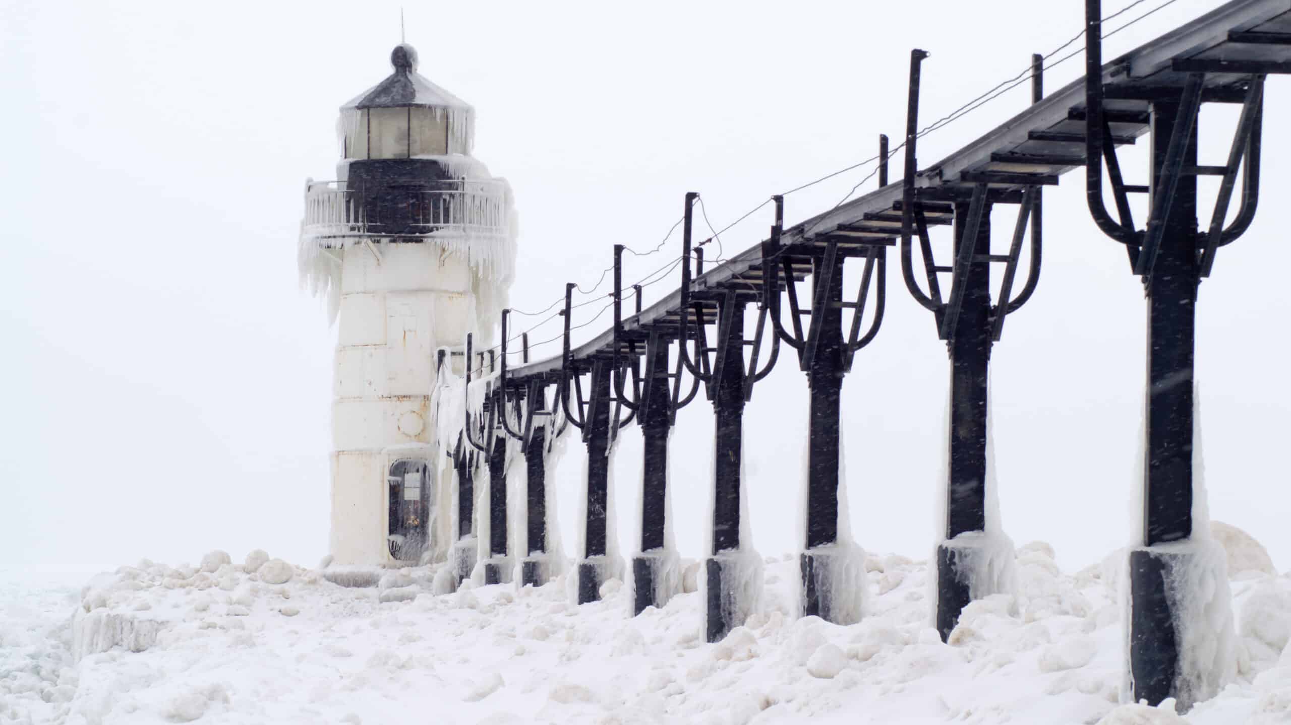Scopri la più grande bufera di neve che abbia mai colpito il Michigan