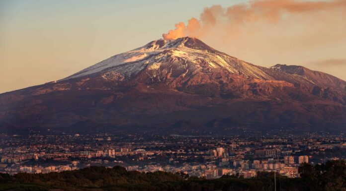 7 dei vulcani attivi più antichi (più la data dell'ultima eruzione)
