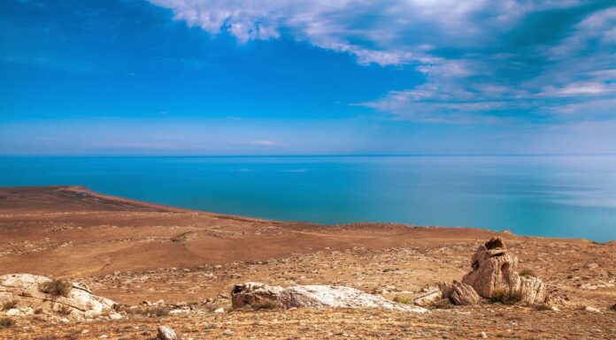 Cosa sono i "laghi endoreici" e come si formano?
