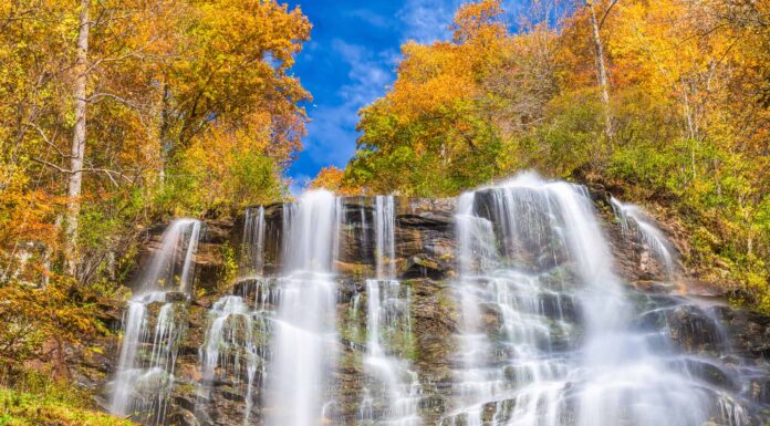 Scopri la cascata più alta della Georgia
