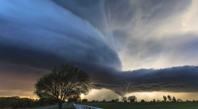 Tornado a Los Angeles: i 2 più grandi tornado che abbiano mai colpito la California
