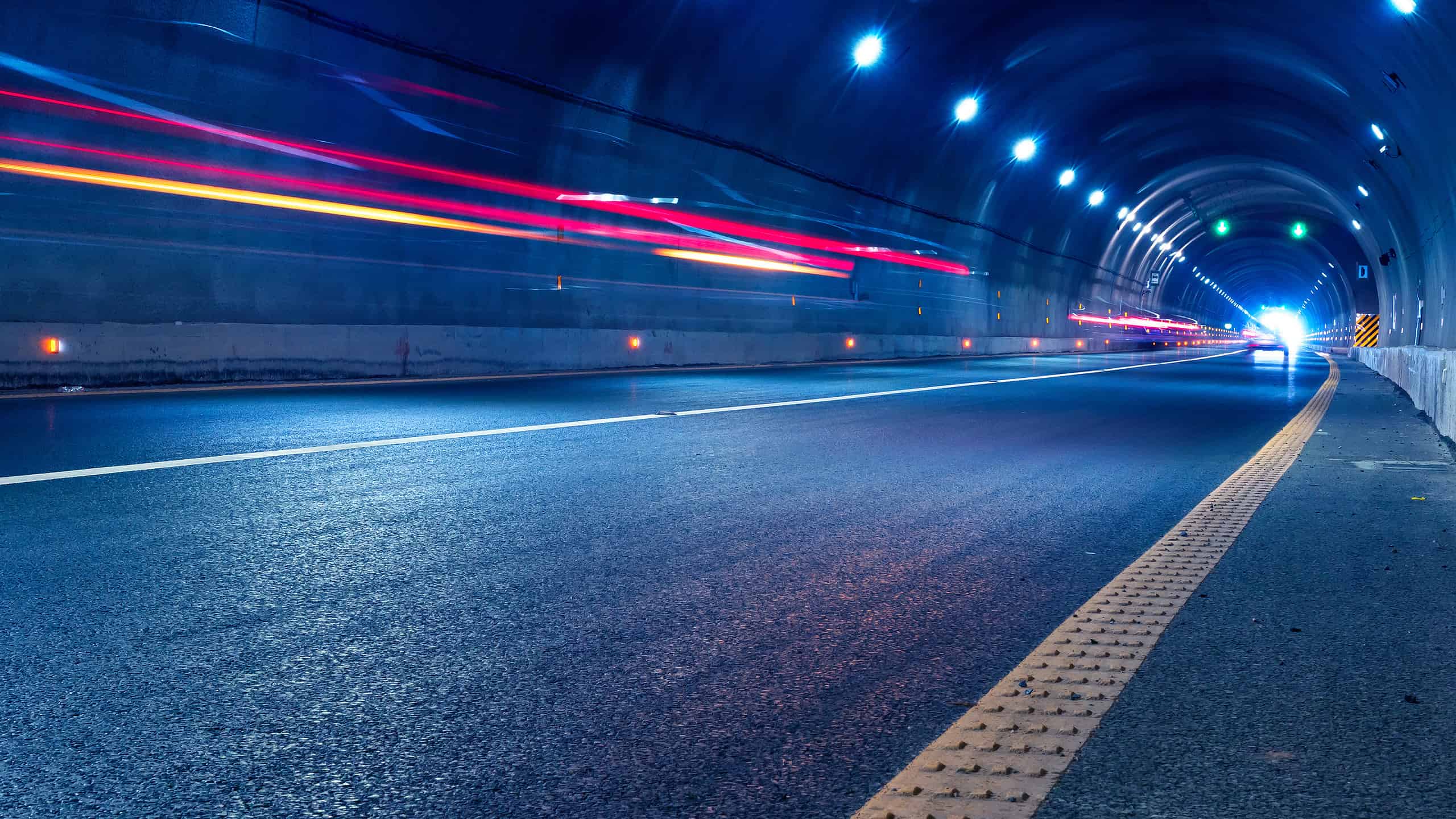 Non entrare nel tunnel più lungo del Michigan se sei claustrofobico