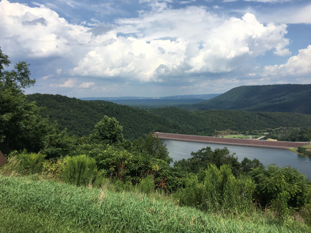 Scopri la diga più grande della Pennsylvania (e ciò che vive nelle acque dietro di essa)