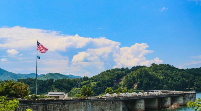 Scopri la diga più grande della Carolina del Nord (e cosa accadrebbe se si rompesse)
