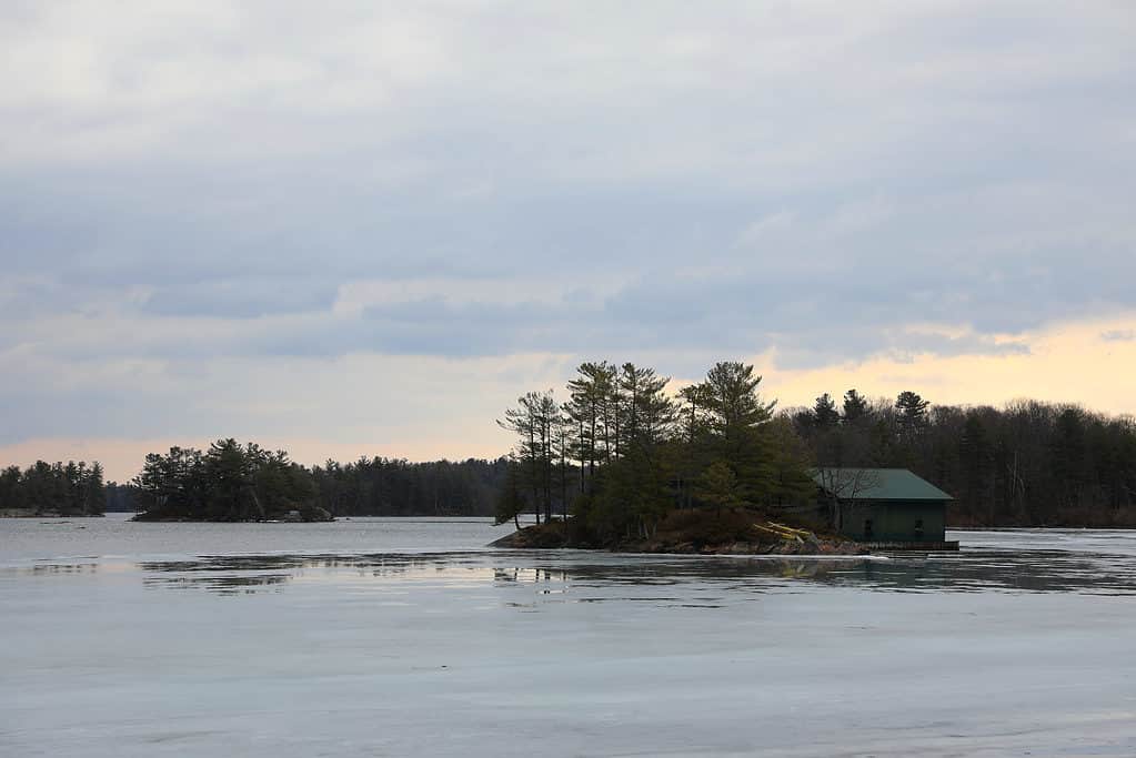 Una vista del fiume San Lorenzo da Wellesley Island State Park