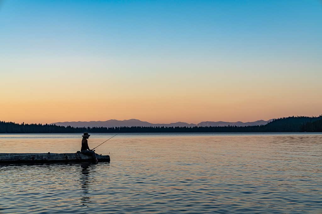 La pesca è uno dei passatempi più popolari a Lake Tahoe.