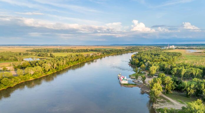 Fiume Missouri nel Nebraska