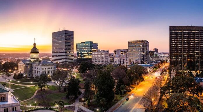 Vista aerea dello skyline della Carolina del Sud al tramonto a Columbia, Sc.  Columbia è la capitale dello stato americano della Carolina del Sud e funge da capoluogo della contea di Richland