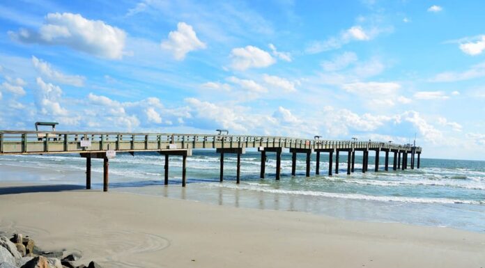 molo di pesca alla spiaggia di sant'agostino florida usa