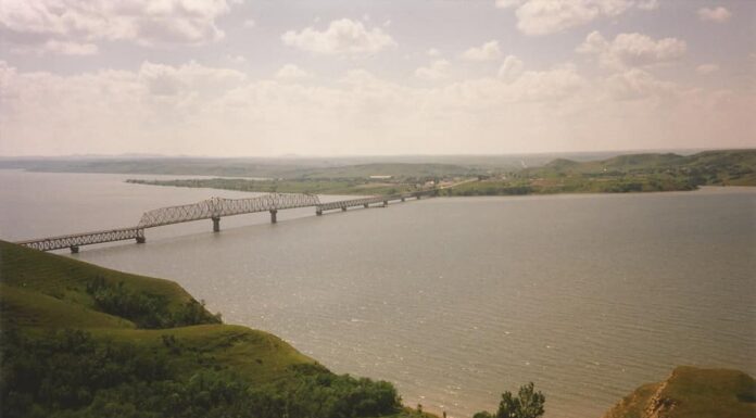 Il Four Bears Bridge nel North Dakota è il ponte più lungo dello stato.