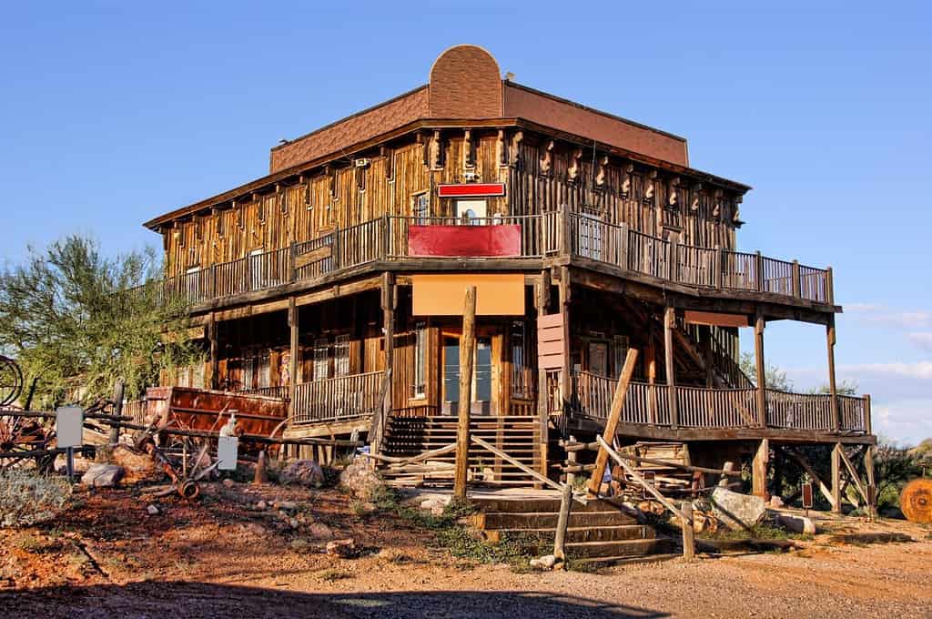 Old Wild West edificio in una città fantasma in Arizona