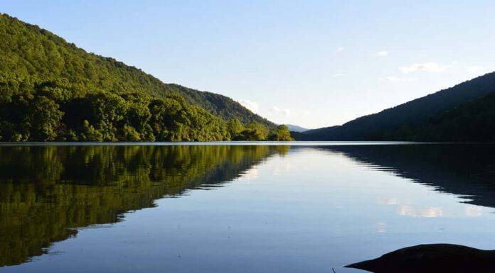 Lago Moomaw, Contea di Bath, Virginia