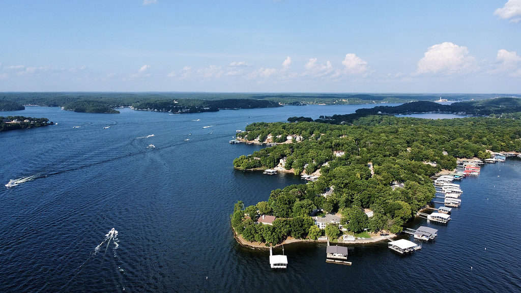 Lago degli Ozarks, zona di Osage Beach nel Missouri
