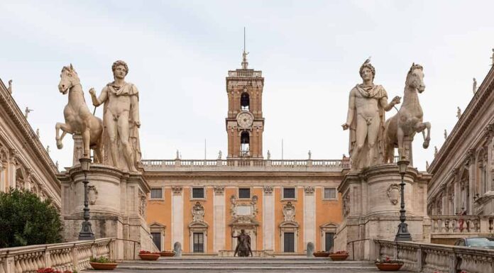 Cordonata Capitolina, statue dei Dioscuri, piazza del Campidoglio sul Campidoglio o Campidoglio a Roma, Italia.