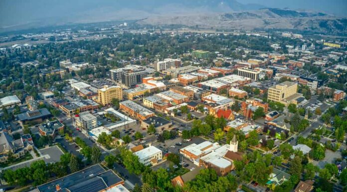 Vista aerea del centro di Bozeman, Montana in estate