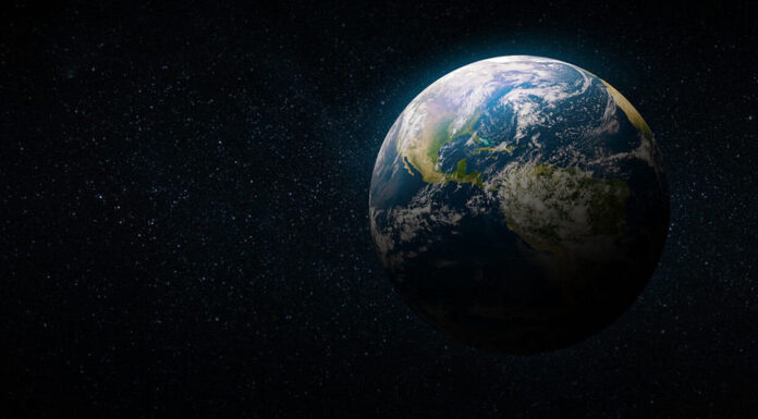 Terra nello spazio.  Pianeta blu per carta da parati.  Pianeta verde o globo sulla galassia.  Elementi di questa immagine forniti dalla NASA