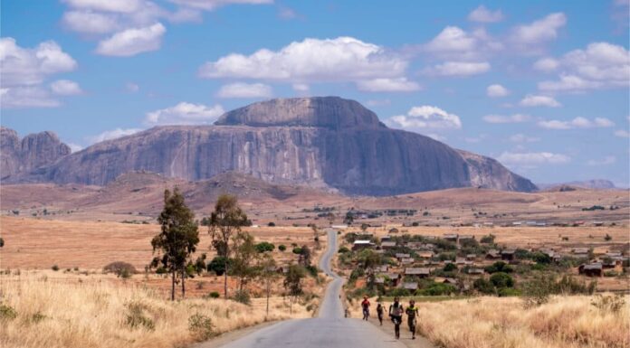 Scopri i 17 paesi che iniziano con M
