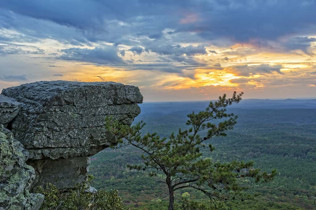 Cheaha Mountain si affaccia al tramonto