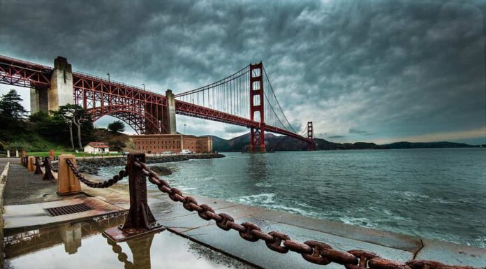 Golden Gate Bridge dopo la pioggia