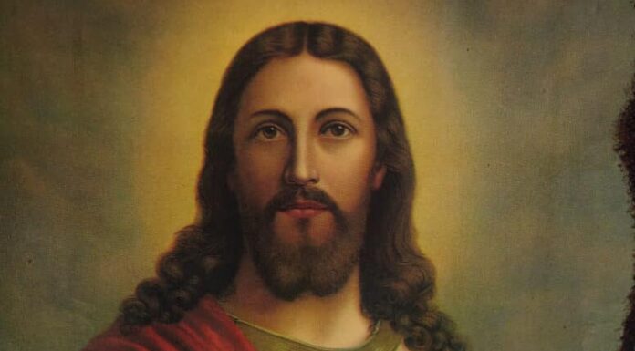 I cristiani credono che Gesù Cristo sia il Figlio di Dio.