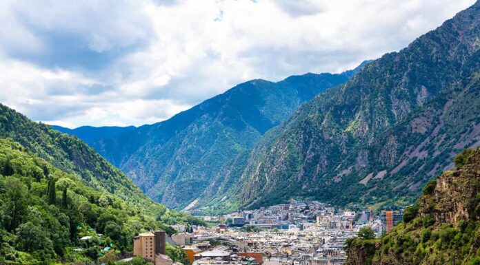 Veduta aerea della città di Andorra la Vella, capitale di Andorra