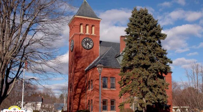 Plaistow, New Hampshire, Municipio, in una giornata di fine autunno