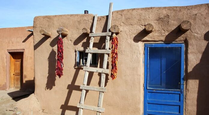 Scopri Taos Pueblo: la città continuamente abitata nel New Mexico ancora forte dopo 900 anni
