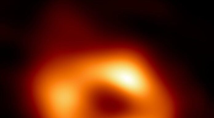 Sagittarius A è il buco nero supermassiccio al centro della Via Lattea.