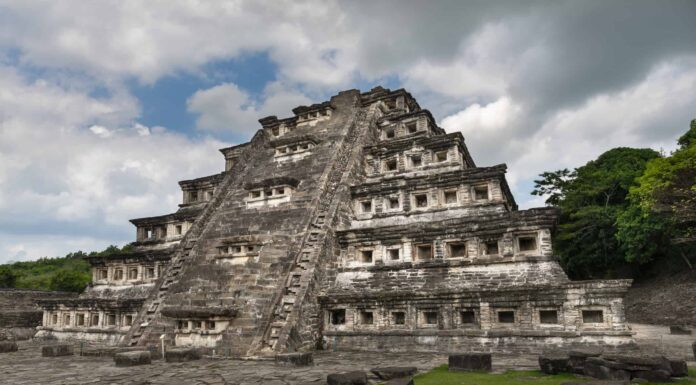 La Piramide delle Nicchie nel sito archeologico EL Tajin, a Papantla