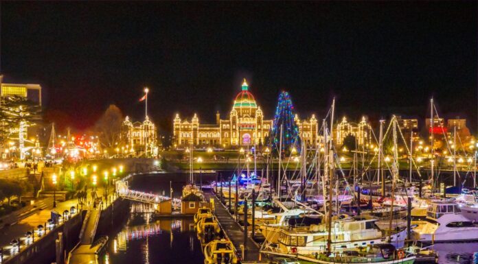 Porto interno di Victoria BC a Natale e Capodanno
