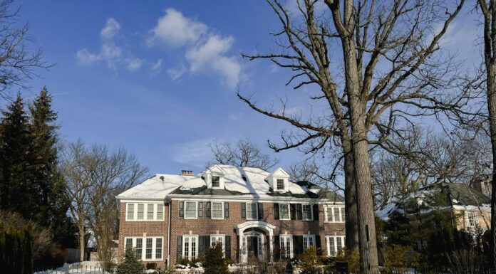 Una casa che è stata la sede di un film intitolato CASA DA SOLO nel periodo invernale