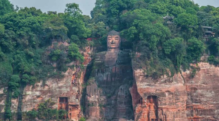 Il Buddha gigante di Leshan