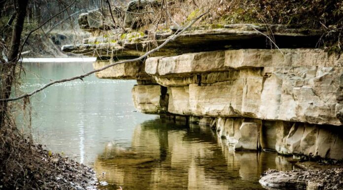 Scenario appartato del fiume… Fiume Illinois Tahlequah, Oklahoma