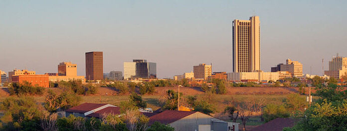 Una lunga vista panoramica dell'area metropolitana di Amarillo, nel nord del Texas