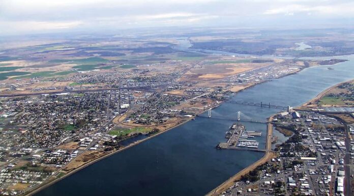 Columbia River attraverso le Tri-Cities