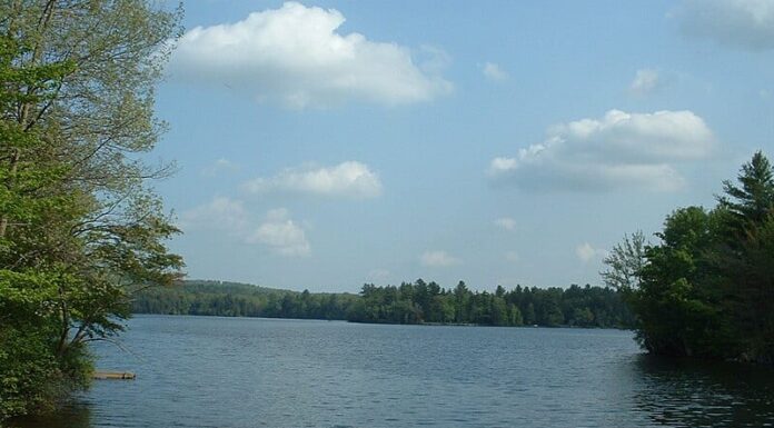7 laghi del Massachusetts che ghiacciano completamente in inverno
