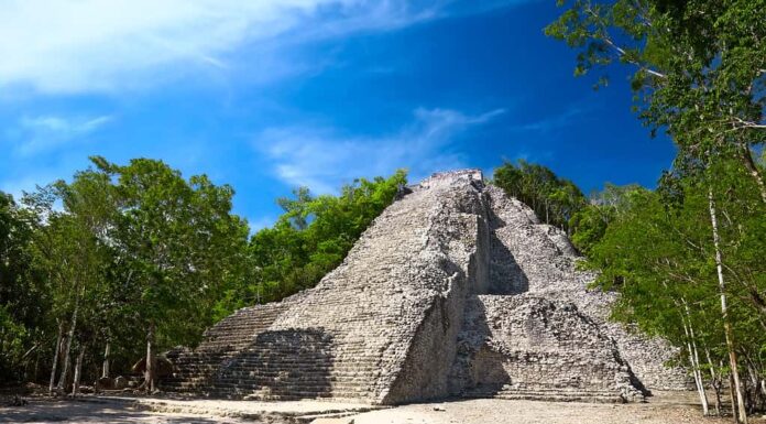 Piramide Maya di Nohoch Mul a Coba, in Messico
