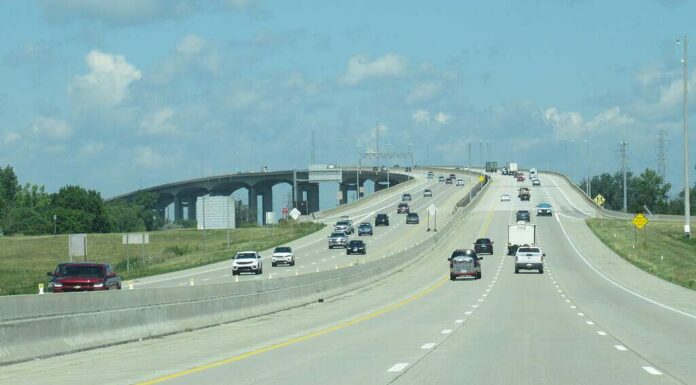 Ponte Zilwaukee nel Michigan