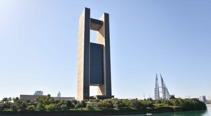 Hotel futuristico del grattacielo e Bahrain World Trade Center a Manama