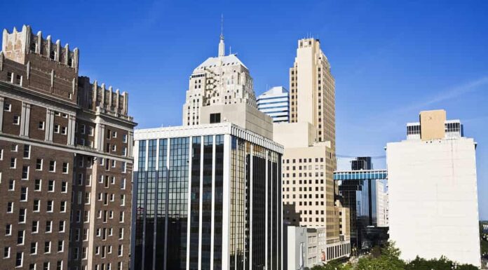 Centro di Oklahoma City - mattina.