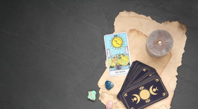 significato della carta dei tarocchi della luna