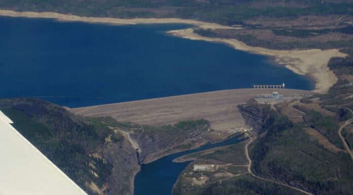 Scopri la diga più alta della Columbia Britannica
